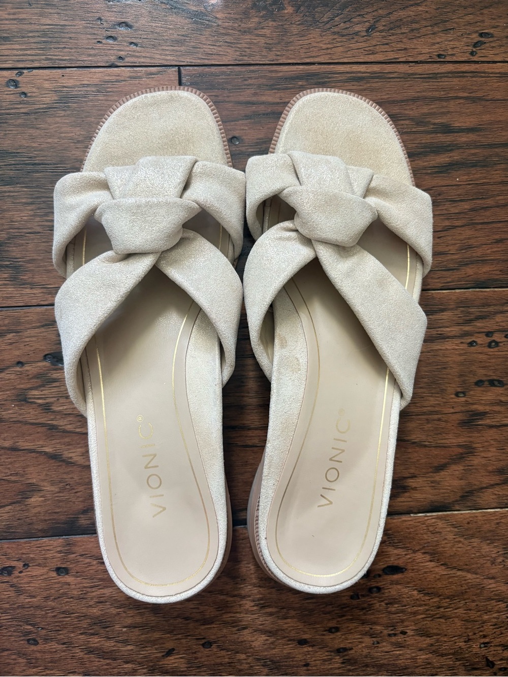Vionic gold sandals